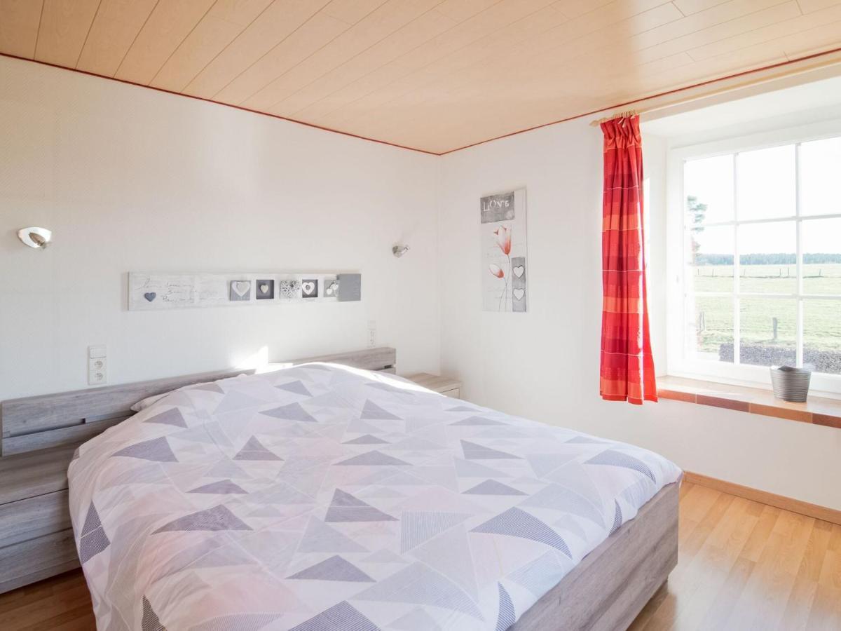 Pretty Farmhouse In Houffalize With Courtyard Exteriör bild